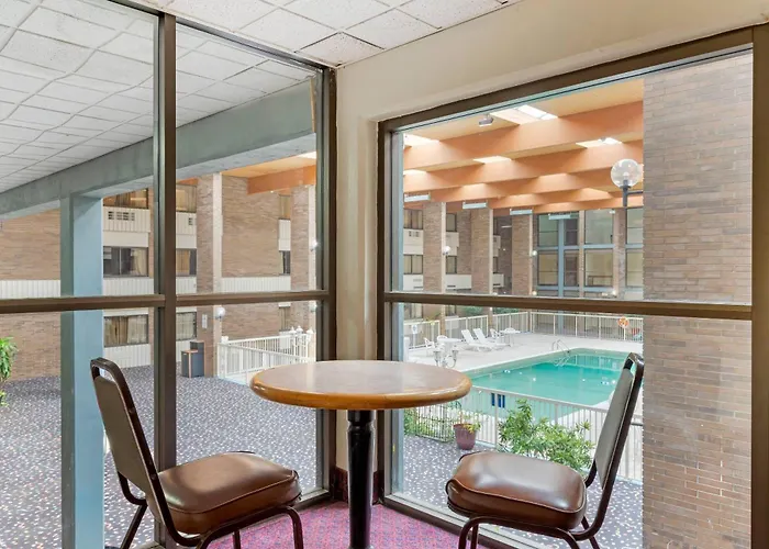 Clarion Hotel & Conference Center Lansing West